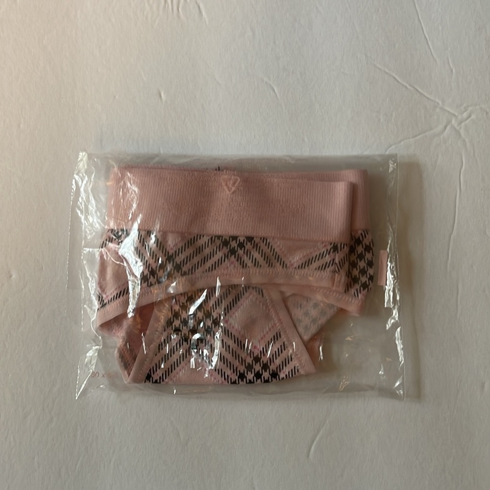 Victorias Secret Logo Cotton Shine Patch Thong Panty Underwear. NWT - Picture 11 of 11